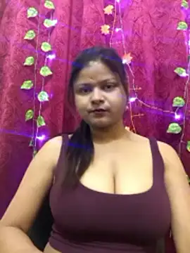 Attractive Queen  online show from March 2026 04:42:02 AM