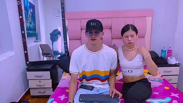 Sophi and Jack online show from March 2026 11:20:02 PM