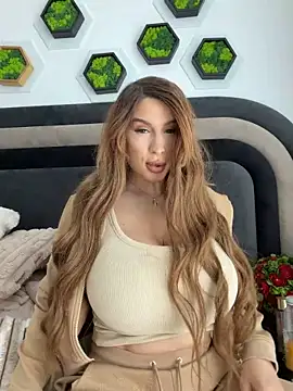 LucyBridgette online show from May 2026 11:14:01 AM