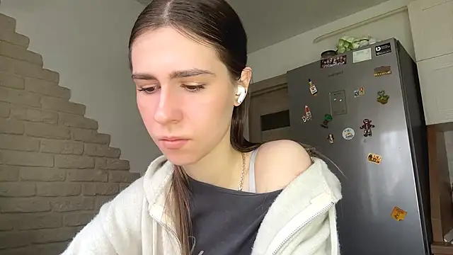 ElsieKuhlmann online show from April 2026 05:15:01 AM