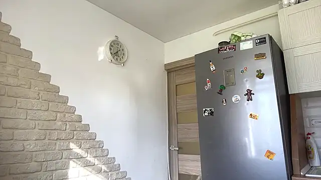 ElsieKuhlmann online show from April 2026 02:08:01 PM