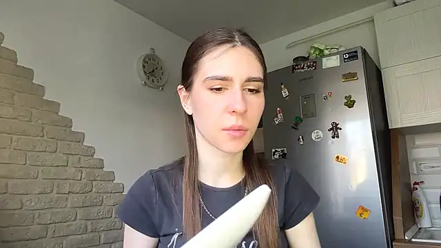 ElsieKuhlmann online show from April 2026 05:11:01 AM