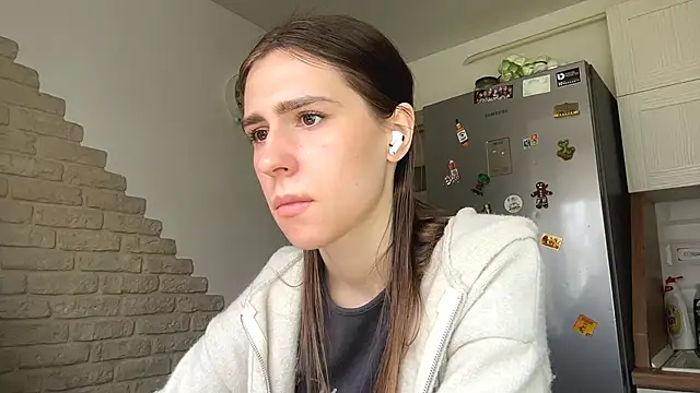 ElsieKuhlmann online show from April 2026 07:45:01 AM