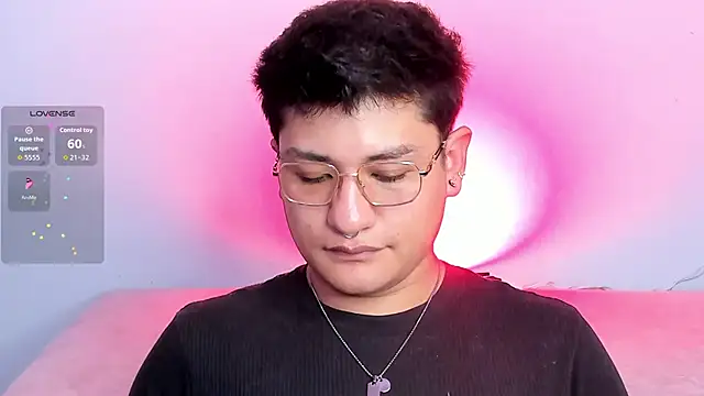 Theo Rowan online show from February 2026 07:36:01 PM