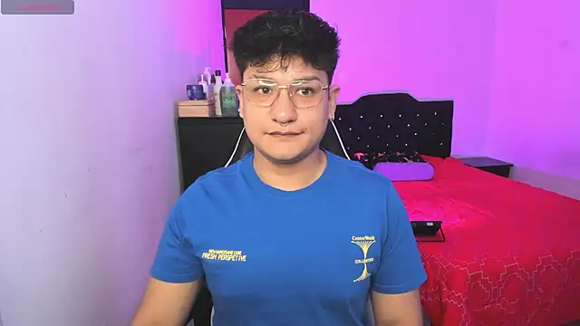 Theo Rowan online show from January 2026 12:22:02 PM