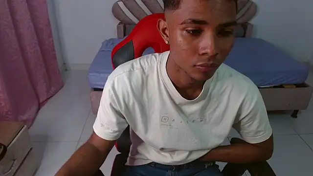 Enzo fox77 online show from January 2026 11:38:01 AM