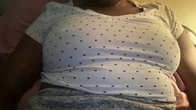 Snapshot of Veemoney chatting on January 2026 02:01:02 PM Veemoney online show from January 2026 02:01:02 PM