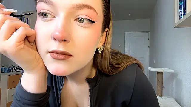 JammieMickiewicz online show from April 2026 11:35:01 AM