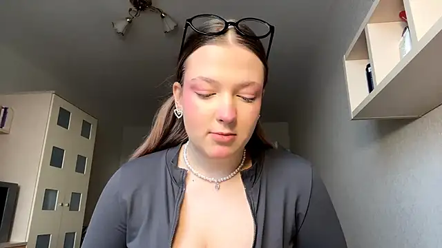 JammieMickiewicz online show from March 2026 06:19:02 AM