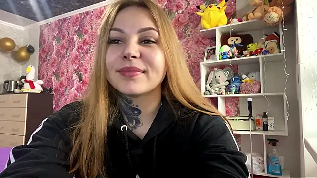 TraciBallena online show from February 2026 09:09:01 AM