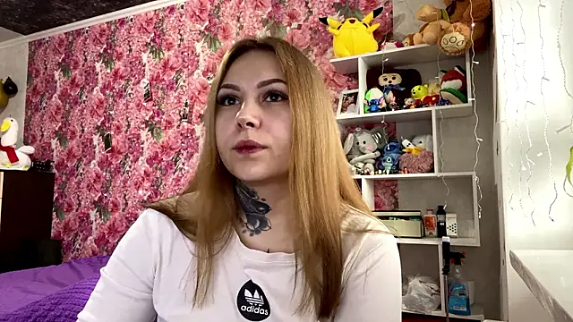 TraciBallena online show from February 2026 07:06:02 AM