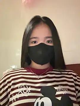 Gwen879 online show from March 2026 12:28:02 AM