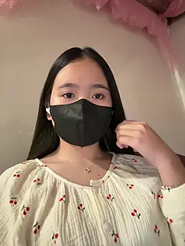 Gwen879 online show from February 2026 01:28:01 PM