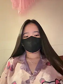 Gwen879 online show from March 2026 12:03:01 AM