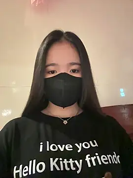 Gwen879 online show from April 2026 01:07:01 AM