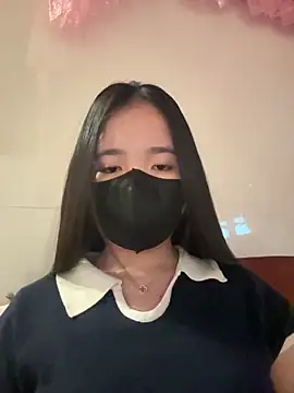 Gwen879 online show from March 2026 12:29:01 AM