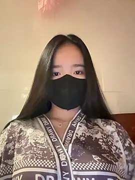 Gwen879 online show from March 2026 09:37:01 PM