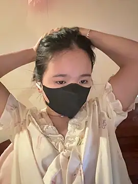 Gwen879 online show from April 2026 12:38:01 AM