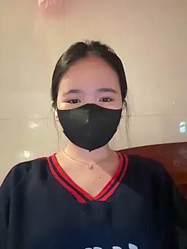 Gwen879 online show from April 2026 12:33:01 AM