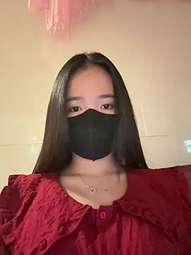 Gwen879 online show from March 2026 12:33:02 AM