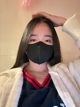 Gwen879 online show from March 2026 12:27:02 AM