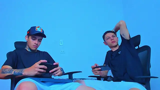 Thomas-Wil online show from April 2026 11:00:01 PM