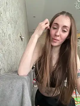 emmii miu online show from April 2026 02:00:01 PM