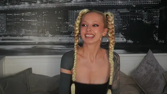 LanaReals online show from February 2026 10:03:02 AM