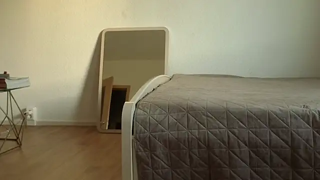 Satin Sin online show from May 2026 06:04:01 PM