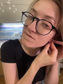 Persephone Kore online show from June 2026 06:03:02 PM