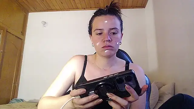 Shanel Lozano online show from June 2026 04:45:01 PM