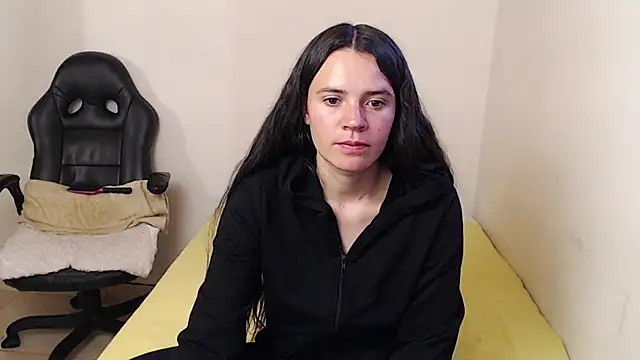 Shanel Lozano online show from April 2026 07:15:02 PM