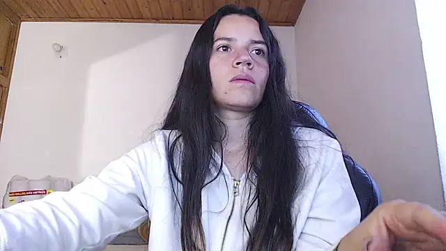 Shanel Lozano online show from June 2026 03:32:02 PM