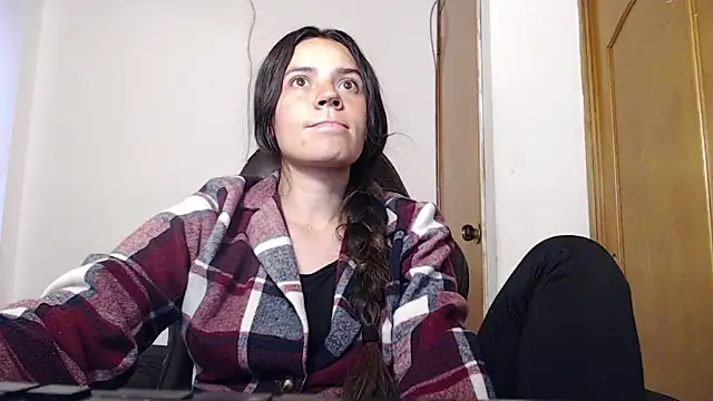 Shanel Lozano online show from April 2026 10:26:02 PM