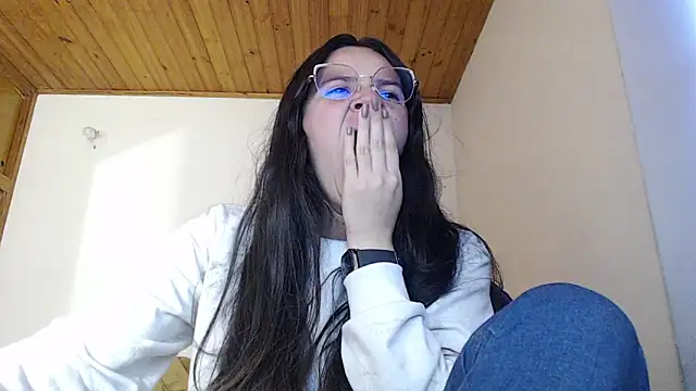 Shanel Lozano online show from June 2026 10:55:02 PM