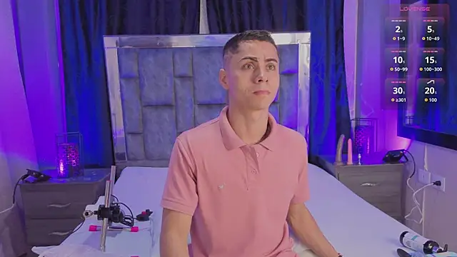 LeoMonnroe online show from February 2026 11:43:02 AM