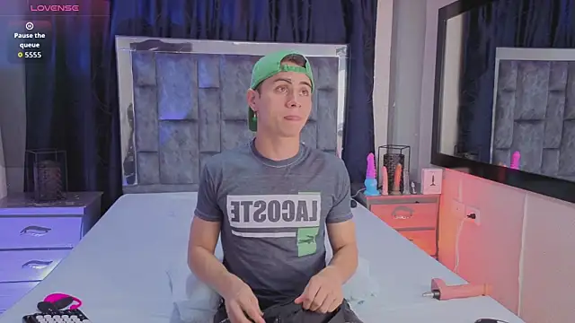 LeoMonnroe online show from April 2026 07:21:02 PM