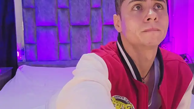 LeoMonnroe online show from February 2026 07:24:01 PM