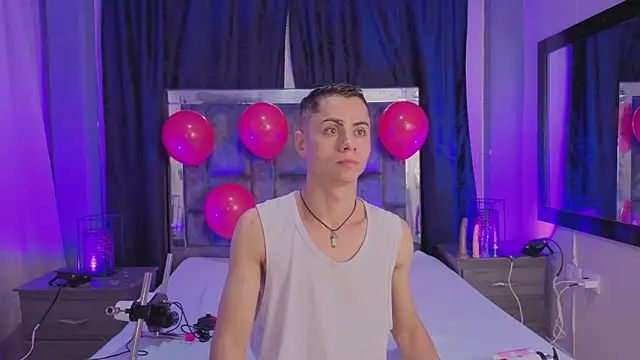 LeoMonnroe online show from March 2026 05:02:02 PM