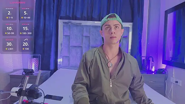 LeoMonnroe online show from April 2026 07:26:02 PM