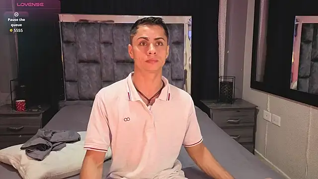 LeoMonnroe online show from May 2026 07:08:01 PM