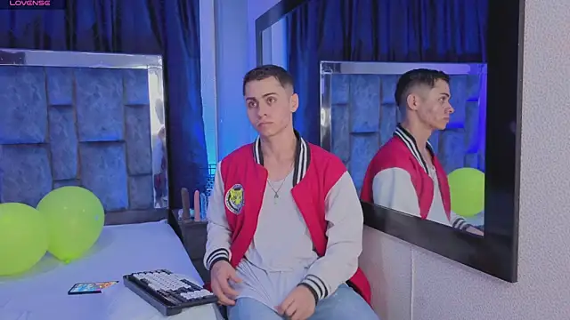 LeoMonnroe online show from March 2026 07:28:01 PM