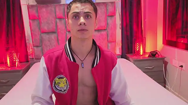 LeoMonnroe online show from February 2026 03:54:02 PM