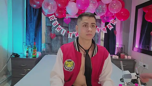 LeoMonnroe online show from February 2026 07:57:02 PM