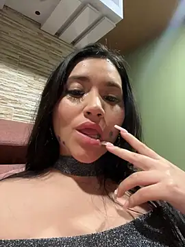 Veronica Wins  online show from April 2026 01:42:02 AM