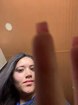 Snapshot of Veronica_Wins_ chatting on May 2026 01:42:01 PM Veronica Wins online show from May 2026 01:42:01 PM