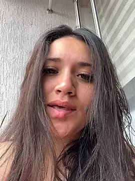 Snapshot of Veronica_Wins_ chatting on April 2026 03:36:01 PM Veronica Wins online show from April 2026 03:36:01 PM
