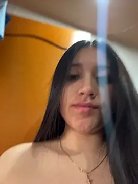 Snapshot of Veronica_Wins_ chatting on May 2026 03:18:02 PM Veronica Wins online show from May 2026 03:18:02 PM