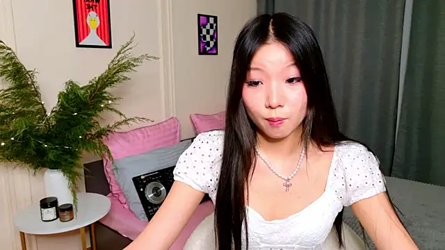 Qwertik333 online show from January 2026 07:17:02 PM