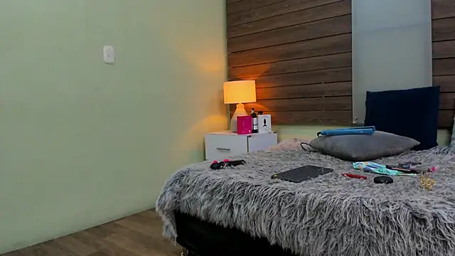 Hadde multisquirt online show from February 2026 12:02:01 PM